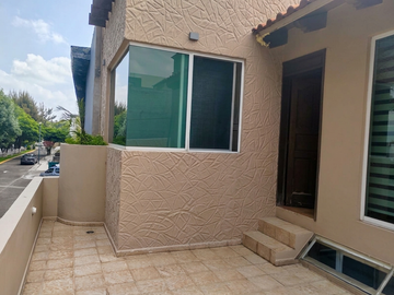La residencia que redefine tu estilo de vida en Hacienda del Valle. 4 habitaciones, 4.5 baños
