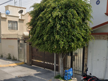 CASA EN VENTA EN FRACC. LAS AMERICAS, ECATEPEC, ESTADO DE MEXICO.