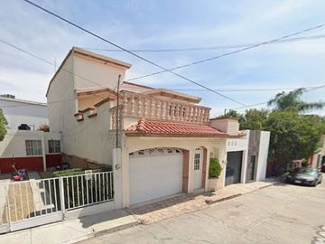VENTA DE CASA EN Calle Lomas 8 Col. Privada Lomas del Parque Municipio Durango C.P. 34105 Durango