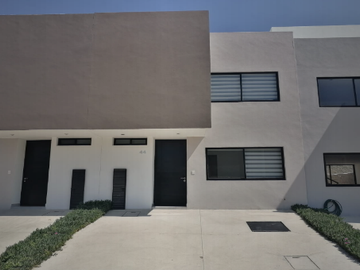 CASA DE ENTREGA INMEDIATA EN CRICUITO AZALEAS, ZIZANA, EL MARQUES, QUERETARO
