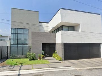 Propiedad en venta ubicada en San Pedro Garza García, Nuevo León.