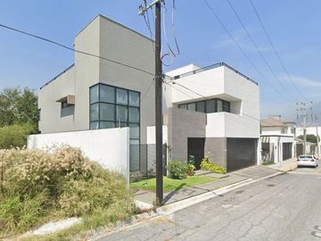 Propiedad en venta ubicada en San Pedro Garza García, Nuevo León.