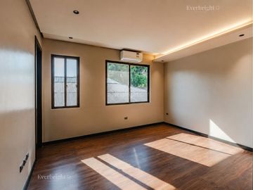 5BR Brand New House and Lot For Sale - Tahanan Village Parañaque