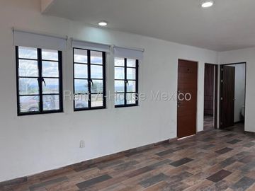 La Noria Casa en Venta con Preparación para Segunda Planta VM3414