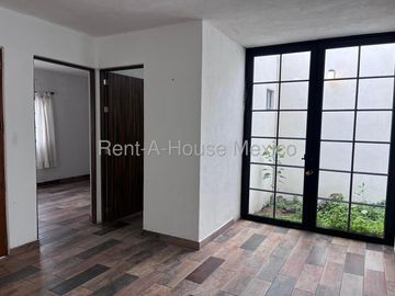 La Noria Casa en Venta con Preparación para Segunda Planta VM3414
