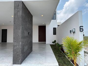 VENDO CASA EN BOCA DEL RIO CERCA DE PLAZA AMERICAS