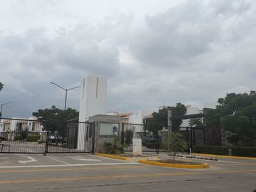 RENTA DE CASA EN MUNA RESIDENCIAL SALIDA LEON SILAO