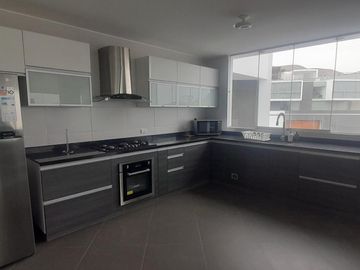VENDO EXCLUSIVA CASA DE PLAYA EN EL CLUB NÁUTICO POSEIDÓN – PUCUSANA