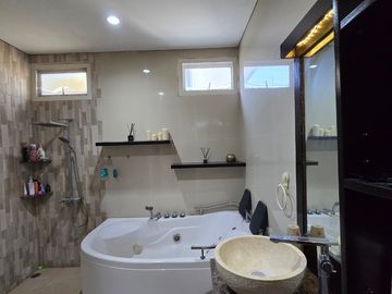 Rumah Mewah Full Furnished Komplek Artis Green Andara Residence, Pangkalan Jati, Depok