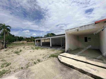 LOCAL COMMERCIAL EN IZAMAL PRIMER CUADRO