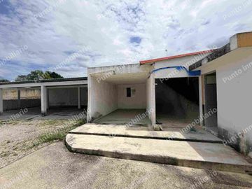 LOCAL COMMERCIAL EN IZAMAL PRIMER CUADRO