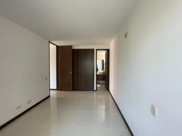 ALQUILER DE APARTAMENTO VÍA CRISTO REY.