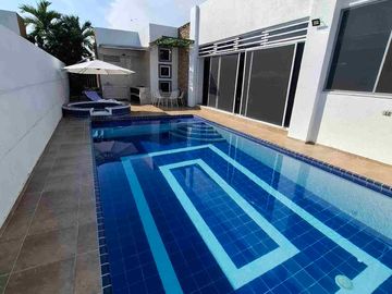 OPORTUNIDAD, ESPECTACULAR CASA DE DESCANSO DE 365 MT2 CON JACUZZI y PISCINA PRIVADA