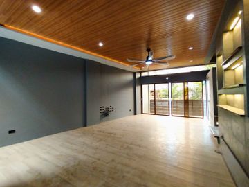 For Sale Better Living Townhouse with Roofdeck Brgy Don Bosco Paranaque SD