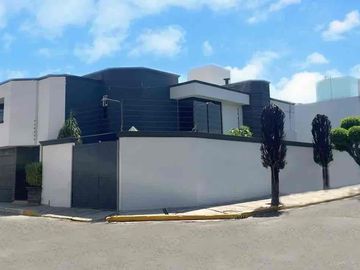 CASA EN VENTA EN ESTRELLAS DEL SUR, ESQUINA, 4 RECÁMARAS CON VESTIDOR Y BAÑO COMPLETO, PUEBLA