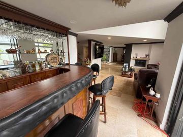 CASA EN VENTA EN ESTRELLAS DEL SUR, ESQUINA, 4 RECÁMARAS CON VESTIDOR Y BAÑO COMPLETO, PUEBLA