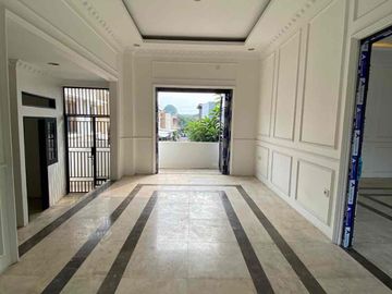 RUMAH MEWAH FULL MARMER DALAM CLUSTER STRATEGIS di JAGAKARSA JAKARTA SELATAN