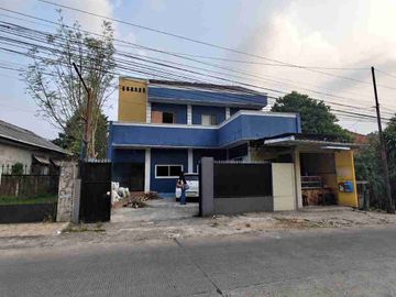 Disewakan rumah plus gudang
Gas alam Depok
LT 238M2
LB 400M2 
KT 3
Km 3
Listrik 3300
Air PDAM 

Harga sewa pertahun 100 jt ( nego)

kode Wiw-130