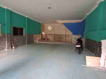 Disewakan rumah plus gudang
Gas alam Depok
LT 238M2
LB 400M2 
KT 3
Km 3
Listrik 3300
Air PDAM 

Harga sewa pertahun 100 jt ( nego)

kode Wiw-130