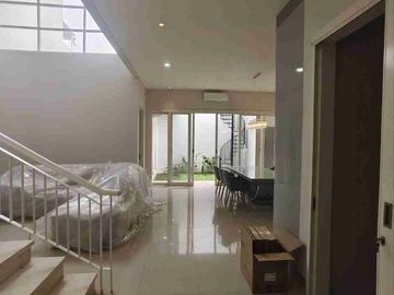 RUMAH BARU MINIMALIS LOKASI DI MANYAR INDAH KEC. SUKOLILO JAWA TIMUR