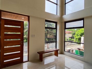 Four Storey Duplex Type House and Lot for Sale in Santa Mesa Manila-MD