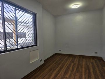 Kingspoint Subdivision House and Lot For Sale near Mindanao Avenue Quezon City SD