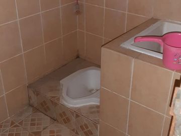 DIJUAL/DISEWA RUKO TAMAN HOLIS INDAH 2 BANDUNG JU
