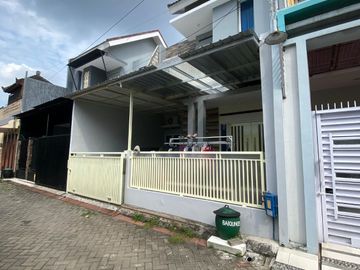 Rumah Asri dan Nyaman di Jl. Sunan Muria. Dekat Universitas Brawijaya, Malang Town Square (MATOS), dan Jalan Soekarno Hatta.MLG00038