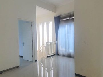 Rumah Asri dan Nyaman di Jl. Sunan Muria. Dekat Universitas Brawijaya, Malang Town Square (MATOS), dan Jalan Soekarno Hatta.MLG00038