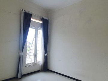 Rumah Asri dan Nyaman di Jl. Sunan Muria. Dekat Universitas Brawijaya, Malang Town Square (MATOS), dan Jalan Soekarno Hatta.MLG00038