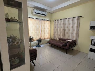 Corner Townhome with Riverside Terrace & Private Side Garden Patra Private 2, Pathum Thani Sam Khok