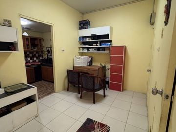 Corner Townhome with Riverside Terrace & Private Side Garden Patra Private 2, Pathum Thani Sam Khok