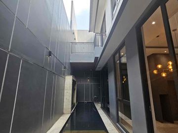 Dijual BU! Lakewood NavaPark BSD City 10x22 | 4 Lantai | Private Pool & Lift | Semi Furnished | Rp 9,5 M