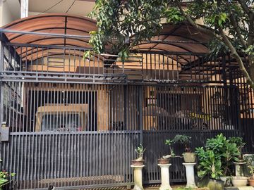 Dijual Rumah 2 Lantai Siap Huni di Komplek Istana Regency 2 Bandung Blok E-23 – Lokasi Strategis & Nyaman untuk Keluarga