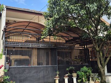 Dijual Rumah 2 Lantai Siap Huni di Komplek Istana Regency 2 Bandung Blok E-23 – Lokasi Strategis & Nyaman untuk Keluarga