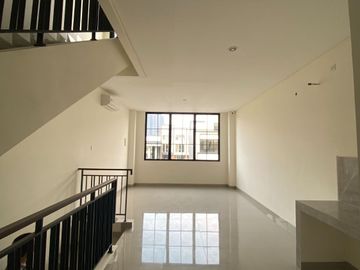 Disewakan RUKO BARU 2 Lantai di  The Hudson - Gading Serpong, Tangerang