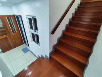 For Sale 2 Storey Modern Townhouse in Greenheights Subd San Bartolome Nova, Q.C KSA