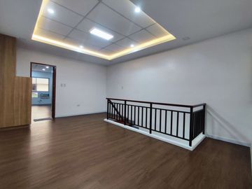 For Sale 2 Storey Modern Townhouse in Greenheights Subd San Bartolome Nova, Q.C KSA