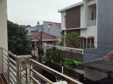 Rumah 2,5lt luas 6x15 90meter 3KT Kelapa Gading Jakarta Utara