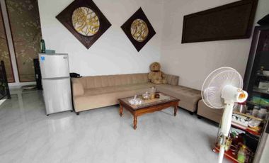 Dijual rumah ada kolam renang full renov siap huni di Pekayon Bekasi Selatan