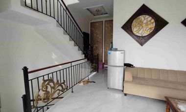 Dijual rumah ada kolam renang full renov siap huni di Pekayon Bekasi Selatan