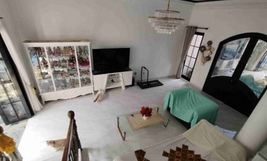 Dijual rumah ada kolam renang full renov siap huni di Pekayon Bekasi Selatan