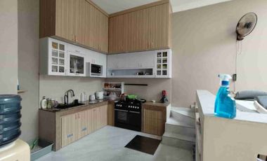 Dijual rumah ada kolam renang full renov siap huni di Pekayon Bekasi Selatan