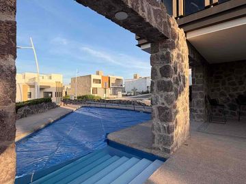 CASA NUEVA CON RECÁMARA EN PLANFA BAJA  Y 3 BAÑOS