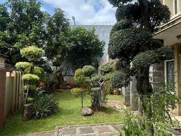 Di Jual Rumah 2 Lantai, Sangat Mewah, Siap Huni dan Nyaman, di Kotawisata, Jakarta Timur