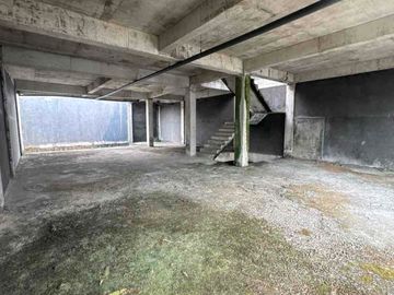 dijual villa daerah polonia komplek city view