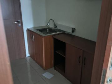 disewakan murah  apartement paviliun permata 1 studio furnish lengkap ada kasur AC tv kulkas dapur