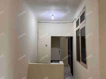 Dijual Cepat Rumah 2 lantai siap huni akses tol bebas banjir di Taman Modern Cakung