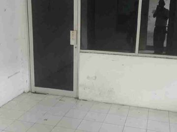 gudang akses kontainer di jalan raya narogong bantar gebang bekasi