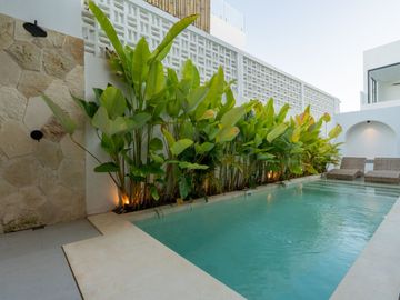 Luxury Tropical Villa for Sale in Bumbak, Kerobokan – North Kuta, Bali